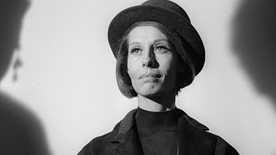 At a swinging Parisian party, t...